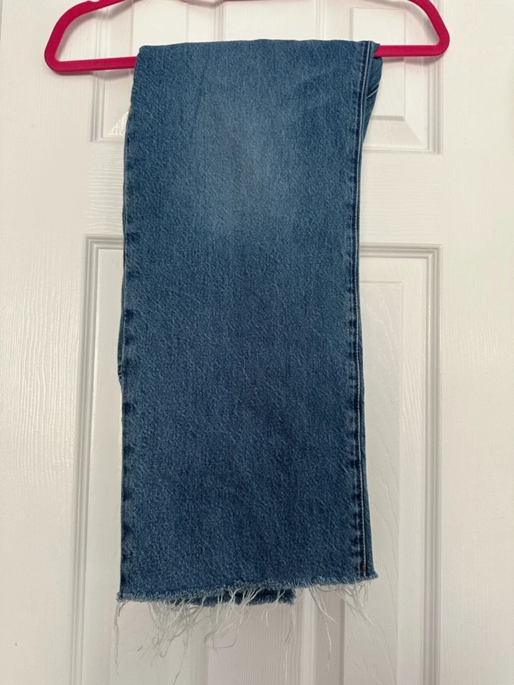 Frame Denim Le Jane Crop in Medium Blue- Caramia - Picture 2 of 5